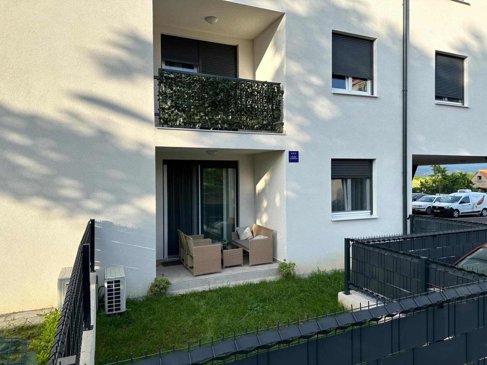Studio Apartman Apollonia Sinj Extérieur photo