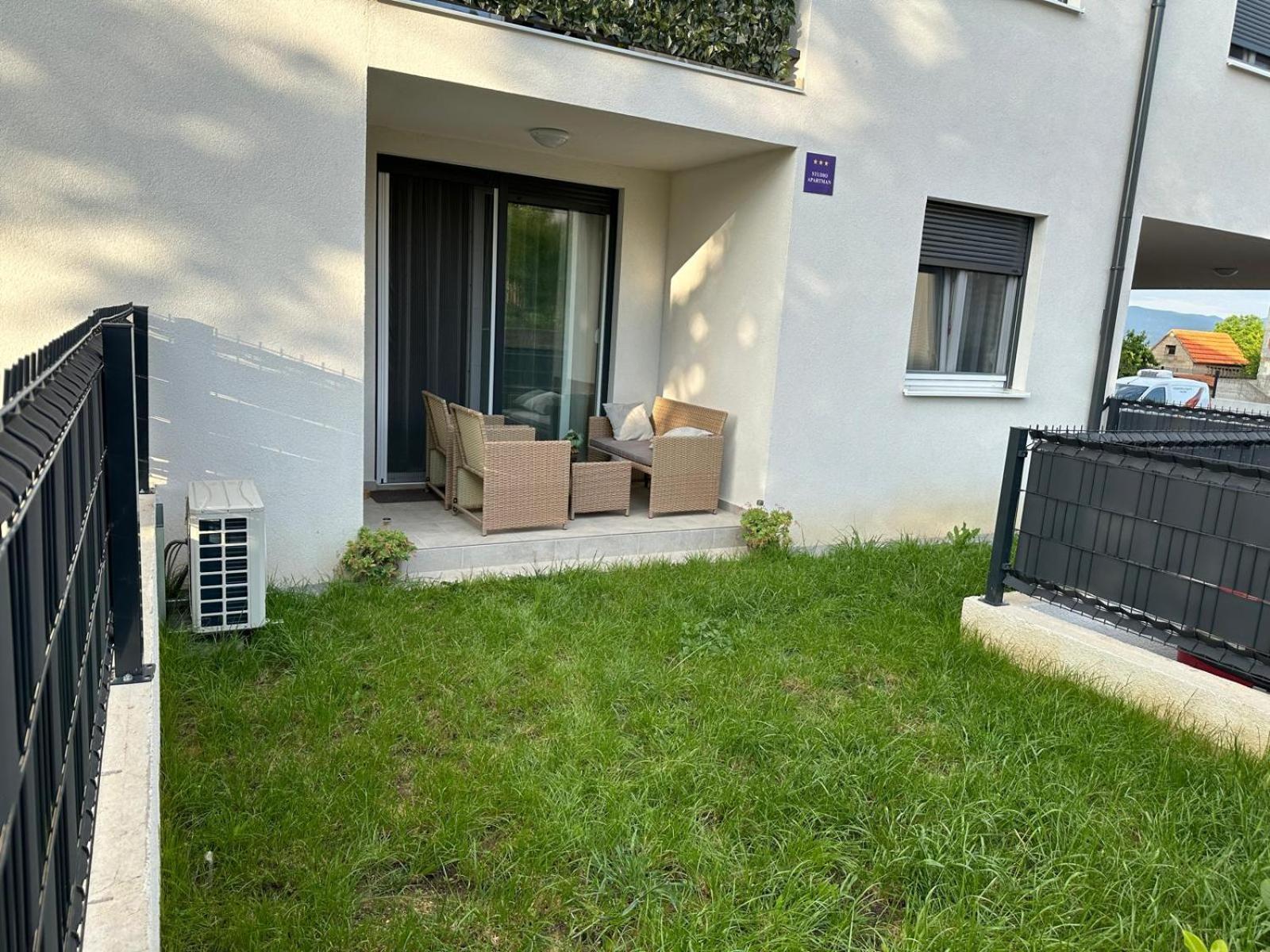Studio Apartman Apollonia Sinj Extérieur photo